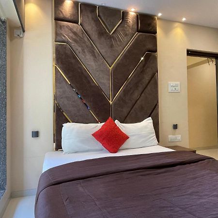 Osi Apartments Bandra West มุมไบ ภายนอก รูปภาพ