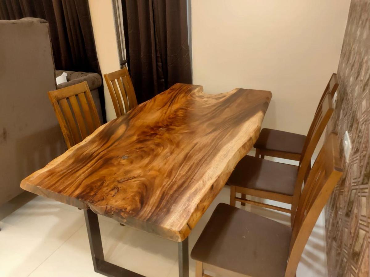 Osi Apartments Bandra West มุมไบ ภายนอก รูปภาพ