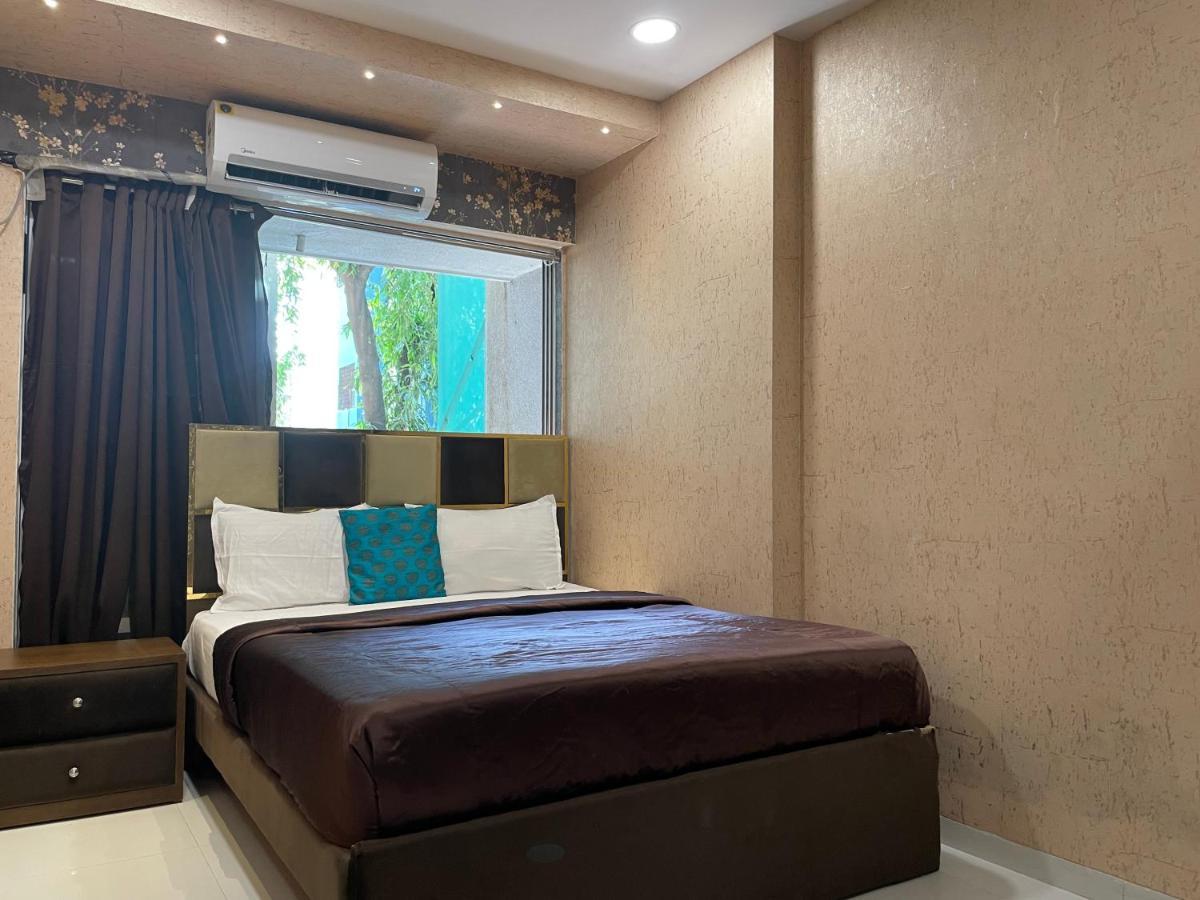 Osi Apartments Bandra West มุมไบ ภายนอก รูปภาพ